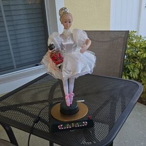 1997 Holiday Creations Ballerina Figurine Rotates & Plays Nutcracker Suite